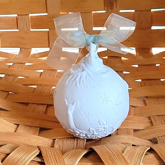 2011 LLADRO CHRISTMAS 🎄 BALL ORNAMENT - Picture 2 of 6
